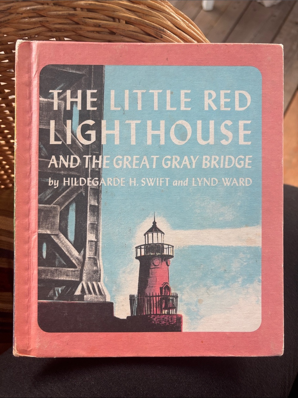 The Little Red Lighthouse and the Great Gray Bridge by Hildegarde H. Swift HC